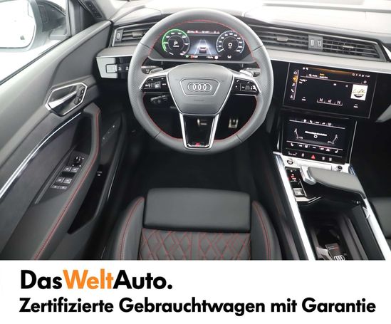 Audi Q8 55 quattro e-tron S-line 250 kW image number 9