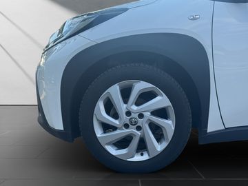 Car image 21