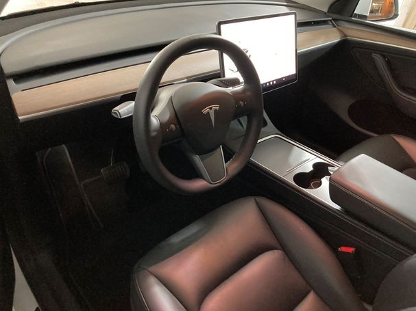 Tesla Model Y Long Range AWD 378 kW image number 3