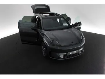 Car image 28