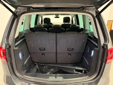 Car image 34