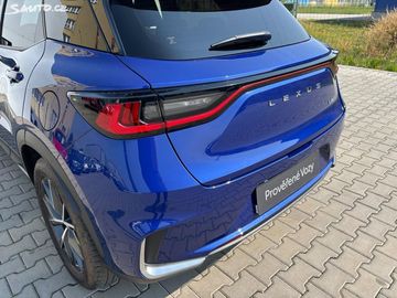 Car image 27