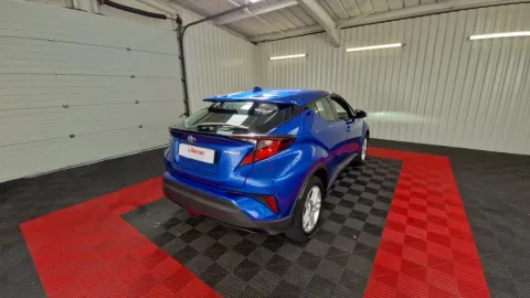 Car image 5