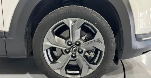 Car image 40