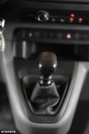 Car image 33