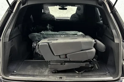 Car image 32