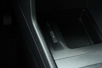 Car image 36