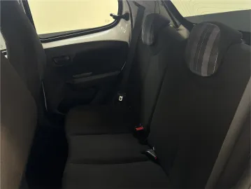 Car image 29