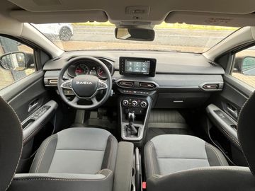 Car image 9