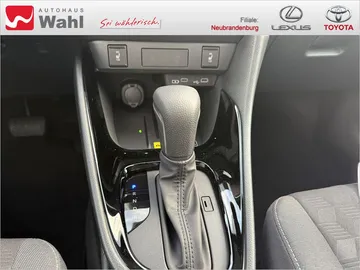 Car image 26