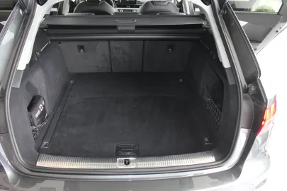 Car image 32