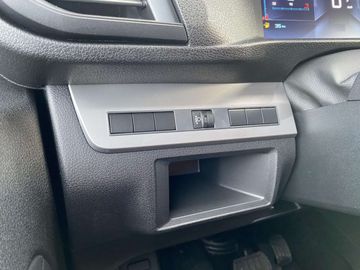 Car image 37