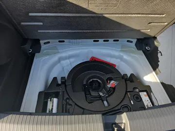 Car image 29