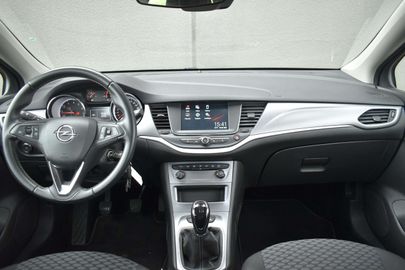 Car image 8