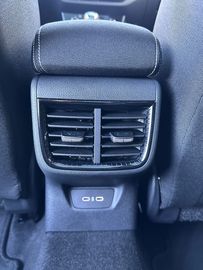 Car image 36