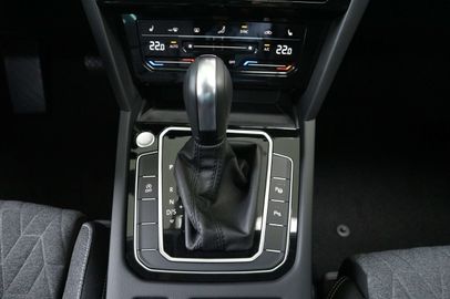 Car image 32