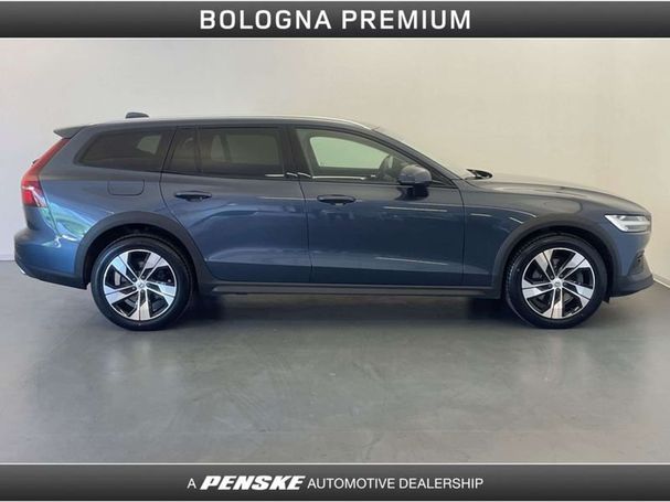 Volvo V60 Cross Country B4 Pro AWD Geartronic 145 kW image number 6