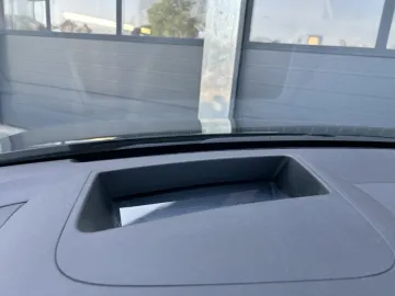 Car image 48