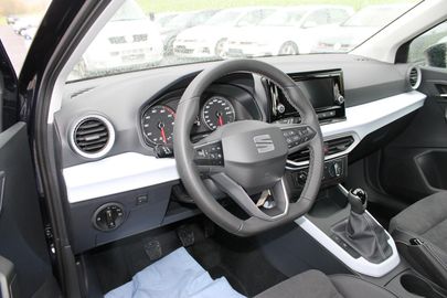 Car image 12