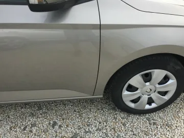 Car image 36