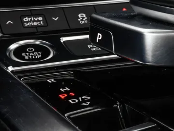 Car image 35