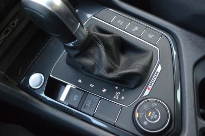 Car image 37