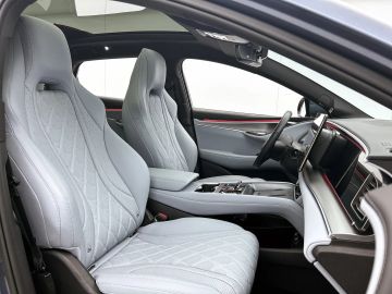 Car image 43