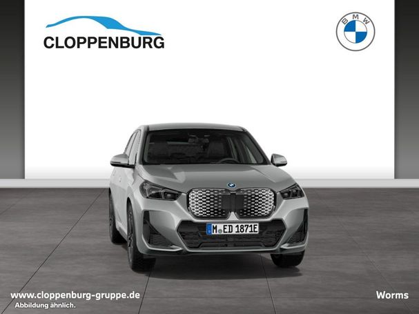 BMW iX1 xDrive30 M Sport 230 kW image number 10