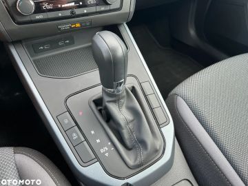 Car image 38