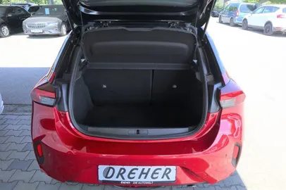 Car image 26