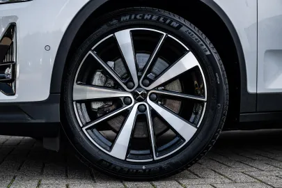 Car image 38