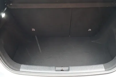 Car image 33