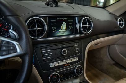 Car image 28