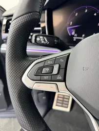 Car image 40