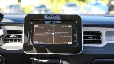 Car image 13