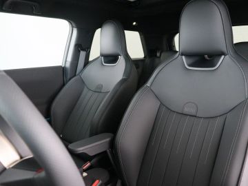 Car image 28