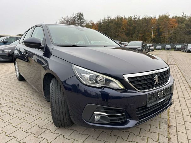 Peugeot 308 SW 130 EAT8 96 kW image number 3