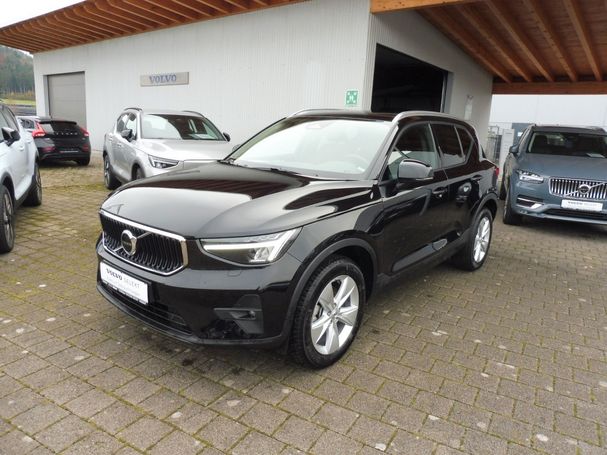 Volvo XC40 B3 Core 120 kW image number 1