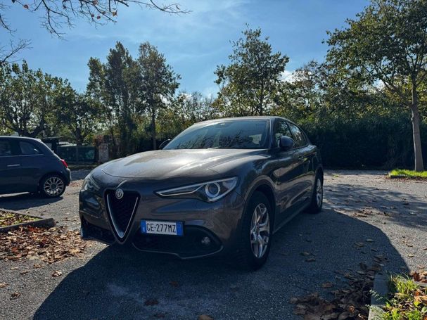 Alfa Romeo Stelvio 2.2 AT8 Business 118 kW image number 1