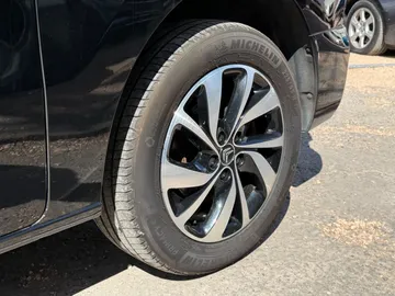 Car image 31