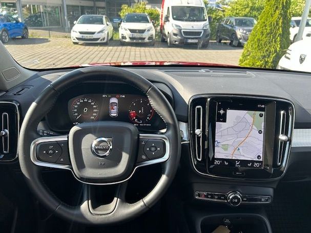 Volvo XC40 D4 AWD Momentum 140 kW image number 15