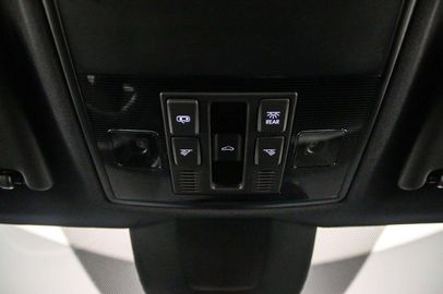 Car image 38