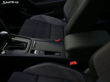 Car image 37