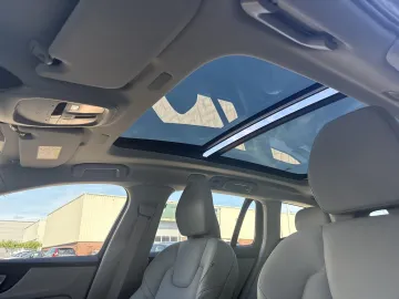 Car image 34