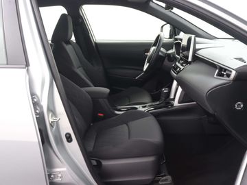 Car image 30