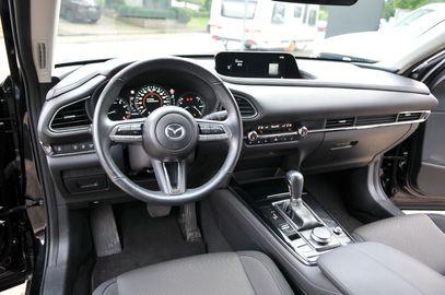 Car image 25