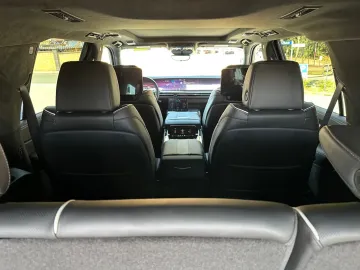 Car image 40