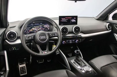 Car image 37