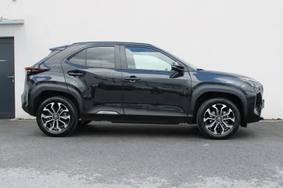 Car image 3