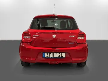 Car image 4